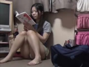 Japon fille pure doigte sa chatte